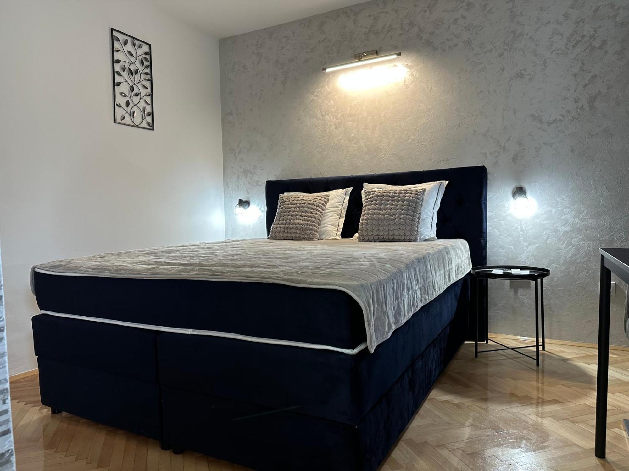 Aster Apartment *